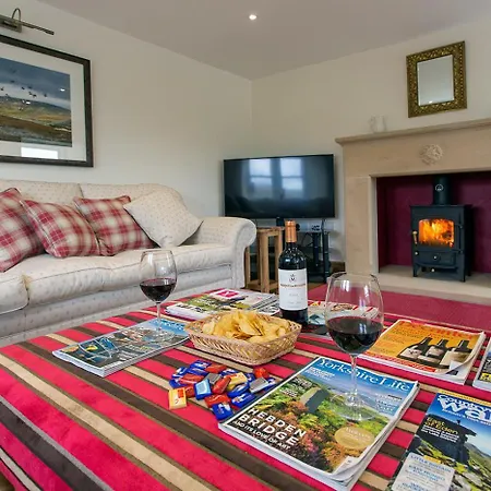Stunningviews-privacy-hiking-sleeps8-wifi *